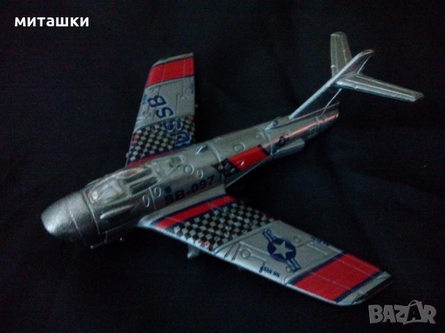 Модел на изтребител Ф 86