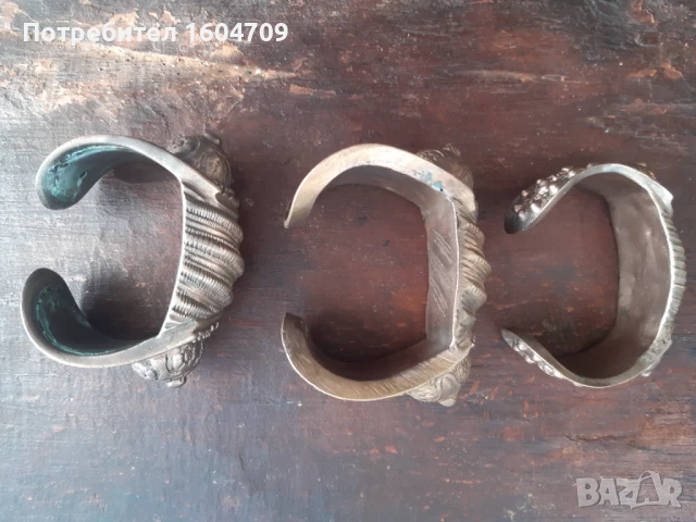 Възрожденска Сребърна Сечан Гривна Рогатка Носия Фолклор, снимка 6 - Антикварни и старинни предмети - 38902155