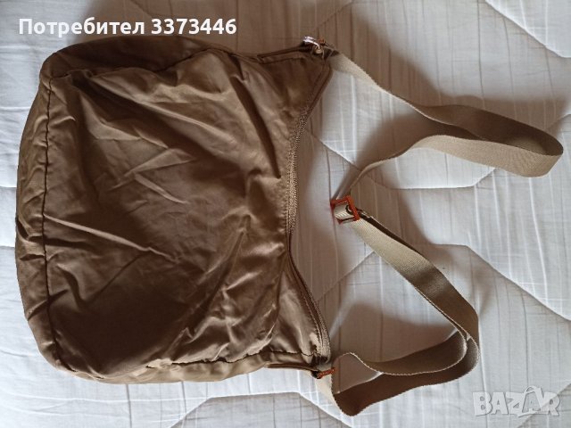 Оригинална Дамска чанта на Benetton , снимка 3 - Чанти - 38633704