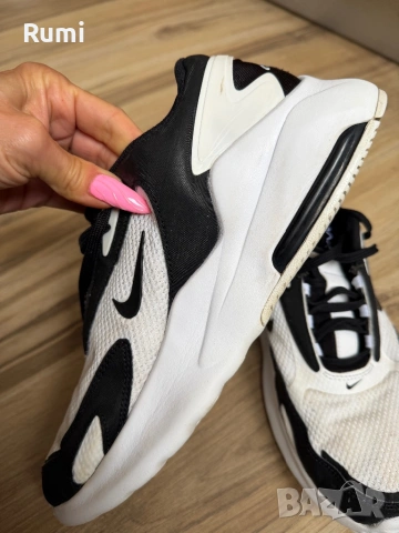 Оригинални маратонки Nike Air Max Bolt! 43 н, снимка 4 - Маратонки - 52850939