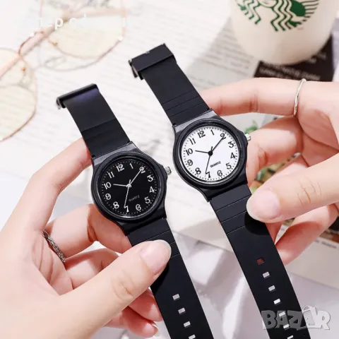 Кварцов дамски часовник със силиконова каишка – Ежедневен стил и практичност, снимка 2 - Дамски - 49941000