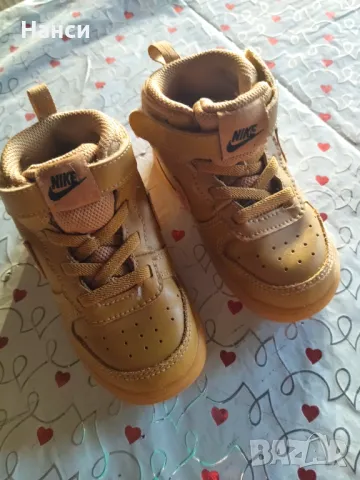 Маратонки NIKE 