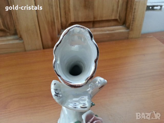 Порцеланова ваза с цветя рози , снимка 3 - Антикварни и старинни предмети - 33559203