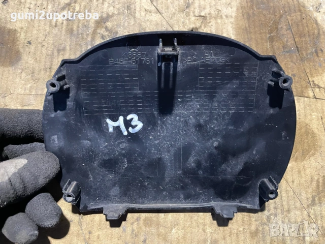 Емблема пред Радара B45F-51731 Mazda3 2014 2.0бен 121kW, снимка 2 - Части - 53048861