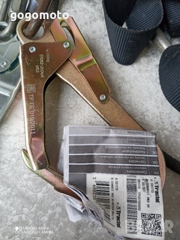 PETZL, Yoke Двойно действащи ковани стоманени карабини, карабинери, снимка 3 - Други инструменти - 43254983