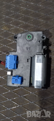 Ел. мотор шибедах VW Passat B5