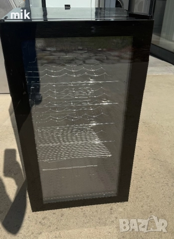 Малка хладилна витрина 