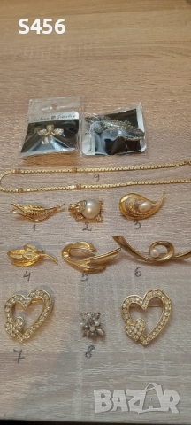 Позлатена брошка. Брошки. Колие