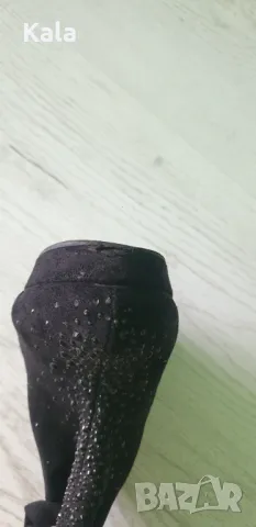 Черни боти, снимка 2 - Дамски боти - 47714789
