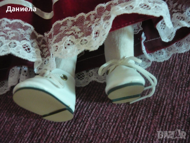 Колекционерски порцеланови кукли JULIE , снимка 8 - Колекции - 41243681