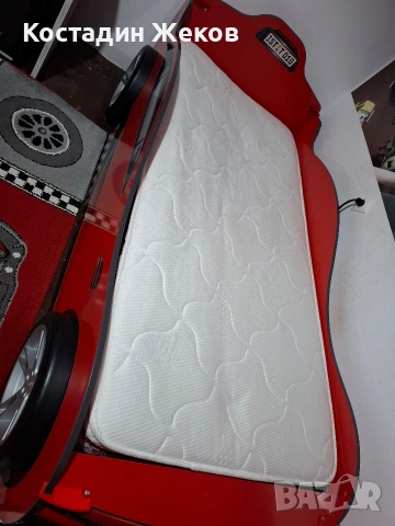 Продавам Детско легло с матрака и Детско бюро. , снимка 11 - Мебели за детската стая - 53395694