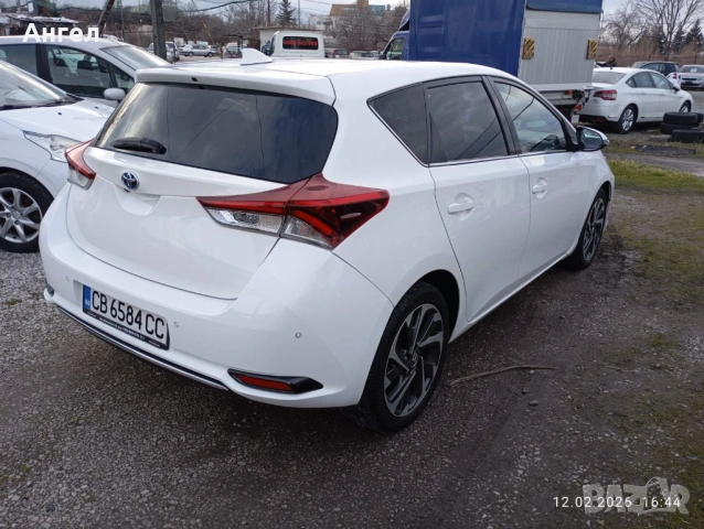 Toiota Auris, снимка 5 - Автомобили и джипове - 53483400