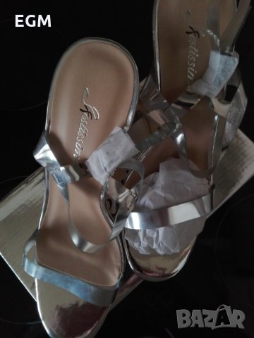 Нови сребърни сандали, снимка 2 - Сандали - 32905574