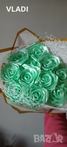 11 зелени рози