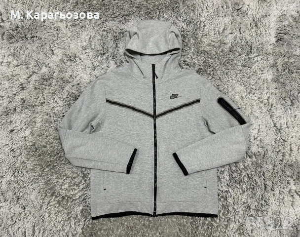 Мъжко горнище Nike Tech Fleece, Размер М, снимка 2 - Суичъри - 53487396