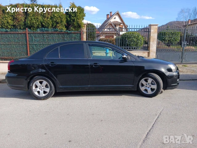 Toyota Avensis T25 1.8I, снимка 3 - Автомобили и джипове - 53044509