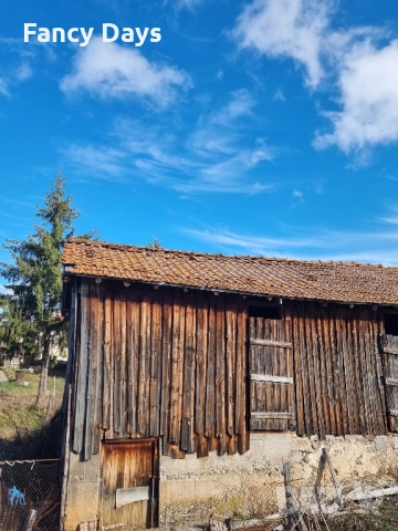 Продава се къща(на калкан) с плевня и 300 кв.м двор, снимка 15 - Къщи - 52511264