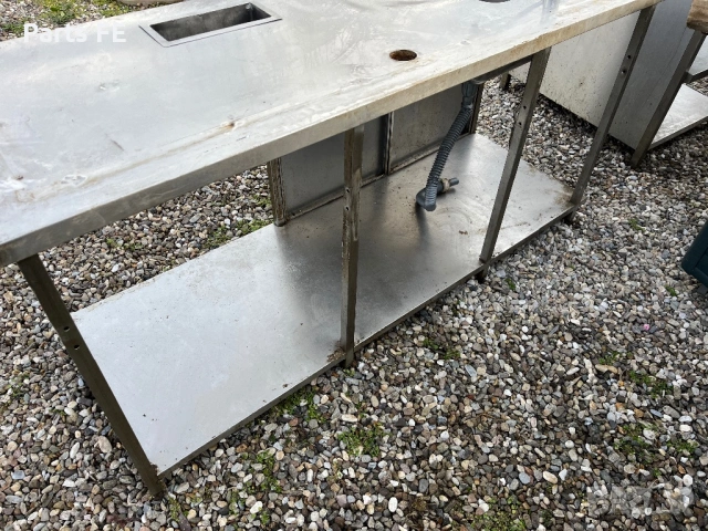 Професионална работна маса с мивка неутрално оборудване , снимка 2 - Обзавеждане на кухня - 53054395