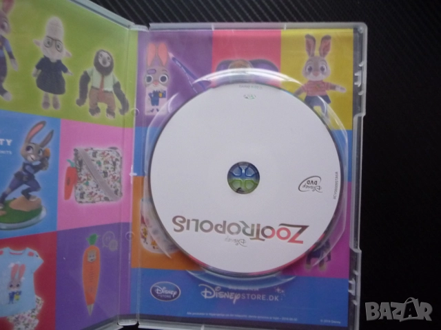 Zootropolis DVD филм анимация Disney хубава полицай престъпник зайче лисица бик животни лъв страна, снимка 2 - Анимации - 52350105