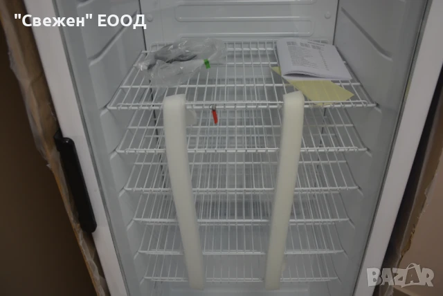 Професионална хладилна витрина Whirlpool ADN 203/2 320 литра, снимка 7 - Хладилници - 51166595