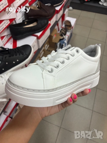 Бели дамски маратонки , снимка 3 - Маратонки - 51723024