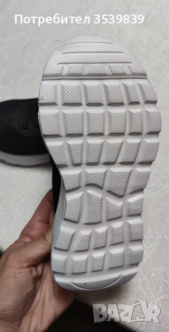 Детски маратонки НОВИ, олекотени 2 броя, снимка 5 - Детски маратонки - 50603912