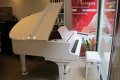 Нов бял роял SAMICK продава пиано магазин Мелодия