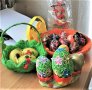 Великденска украса - сувенири, поставки, панери, кошнички, дървени яйца и др.