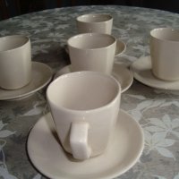 Порцеланови чаши с чинийки за кафе, снимка 1 - Чаши - 28522954