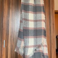 Zara вълнен шал, отличен, снимка 1 - Шалове - 43281554