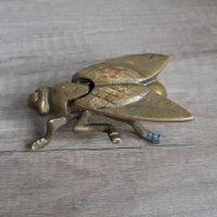 Месингов пепелник муха, снимка 1 - Антикварни и старинни предмети - 38925521