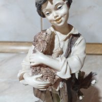 Страхотна красива статуетка момче с куче подписана, снимка 2 - Антикварни и старинни предмети - 43490653