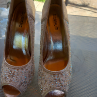 Официални златисти обувки с дантела и камъни номер 38, снимка 4 - Дамски елегантни обувки - 36549815