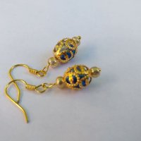 Красиви малки обеци в цвят антично злато със сини кракъл мъниста, снимка 1 - Обеци - 27248877