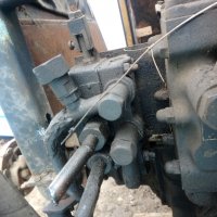 Части от Багерна уредба на трактор , снимка 4 - Индустриална техника - 16969601