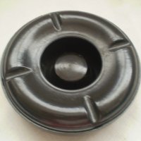 Стар кръгъл пепелник бакелит -твърда черна пластмаса, снимка 2 - Други - 37692260