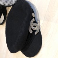 шапка с брошка, снимка 4 - Шапки - 27093630