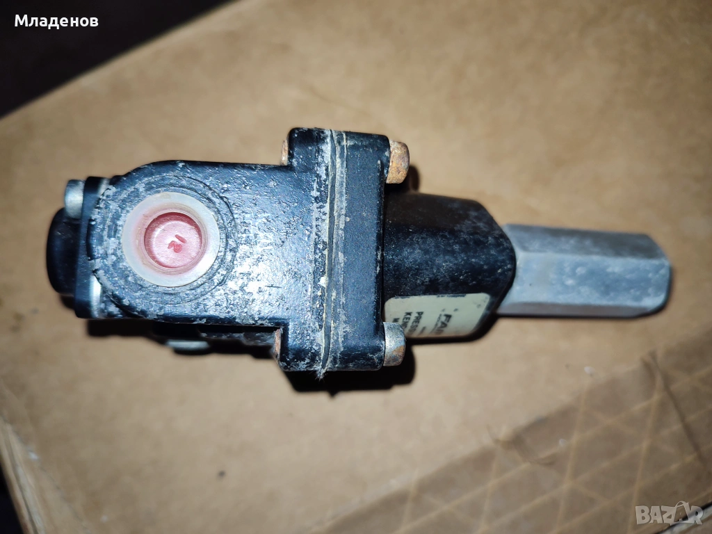 Регулатор за налягане пневматичен KENDALL Model 30 , производител FAIRCHILD , USA, снимка 1