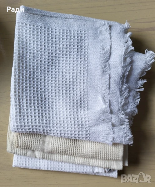 Продавам 4 хавлии размери 70х40 см и 5 от 70х35 см до 60х35 см вафлени, снимка 1