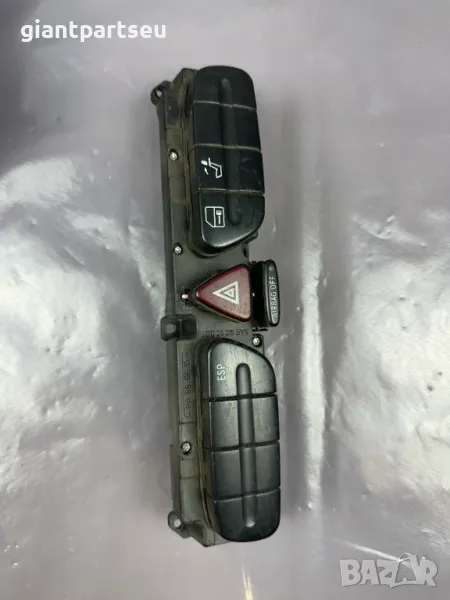 Централни Аварийни Бутони на Мерцедес Mercedes-benz W203 2038203710, снимка 1