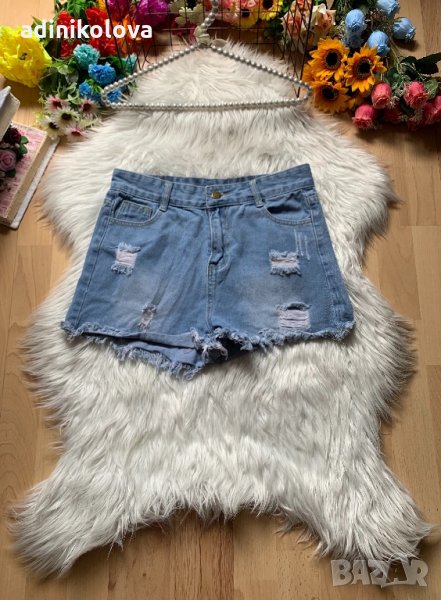 Накъсани панталонки, снимка 1