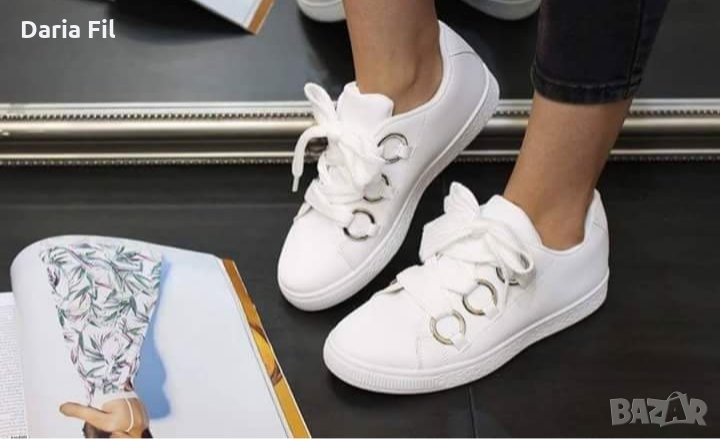 Спортни обувки с халкички и широки връзки в цвят ШАМПАНСКО, снимка 1