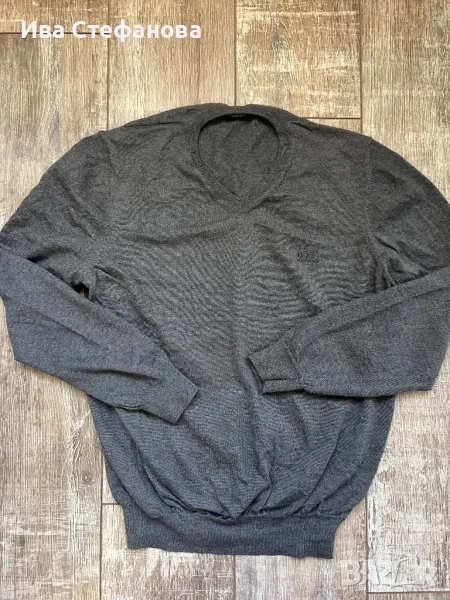 Нов 100 % оригинален тънък сив пуловер Hugo Boss , снимка 1