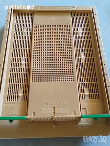 Пластмасово дъно Apimaye, с прашецоуловител и чекмедже за събиране на прашеца, за 10 рамкови кошери, снимка 1