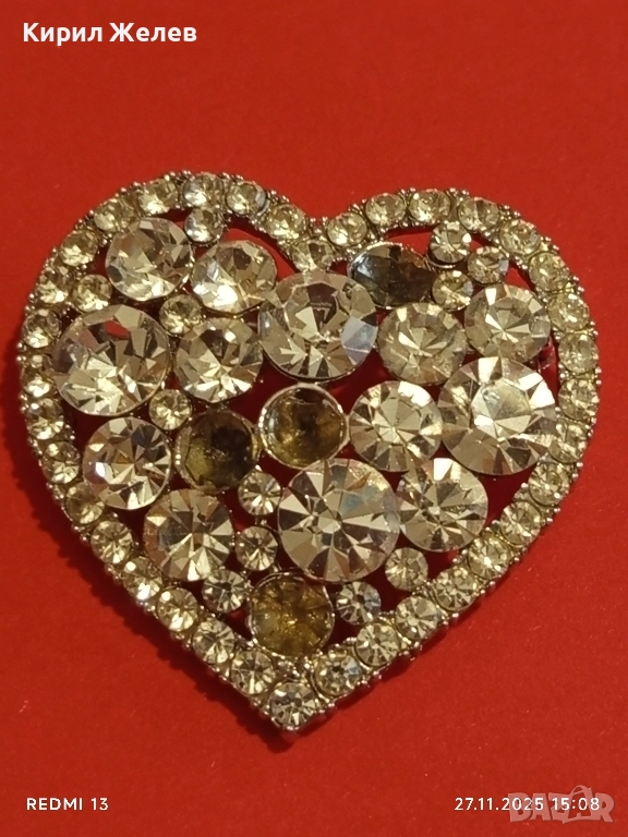Винтидж брошка във формата на сърце инкрустирана с прозрачни и опушени кристали 52174, снимка 1