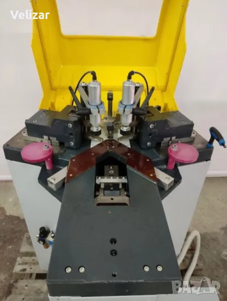 Автоматична ъглонабивна машина Schuco Германия, снимка 1