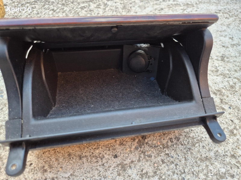 "Пепелник" конзола Непушач ЦЛК W208, снимка 1