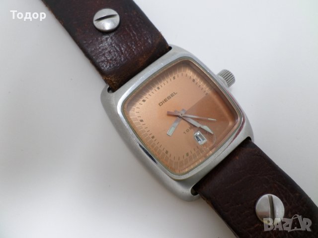 Дамски кварцов часовник DIESEL със стоманена каса