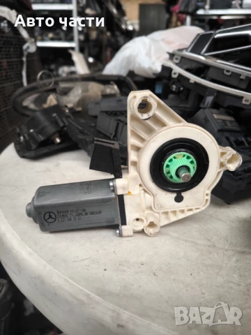 Предно дясно моторче стъклоповдигач Mercedes S-Class W221 3.0 CDI A2218202842