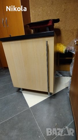 Шкаф цвят бук с черен плот 50/50/ 65см  4бр., снимка 15 - Шкафове - 43478791